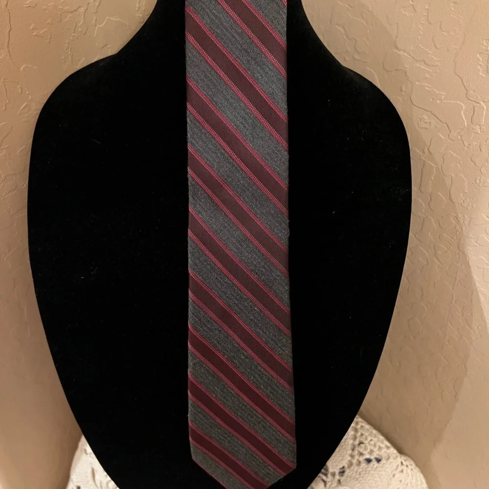 Calibrate Men's Neck Tie 100% Silk Made in USA